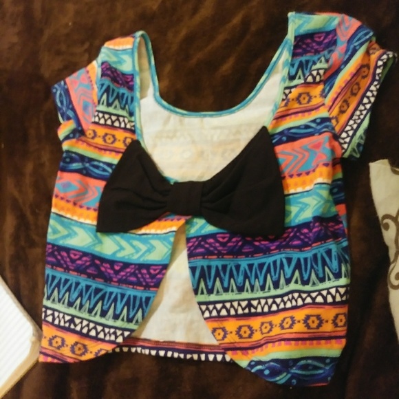 Tops - Picture 3 of 6